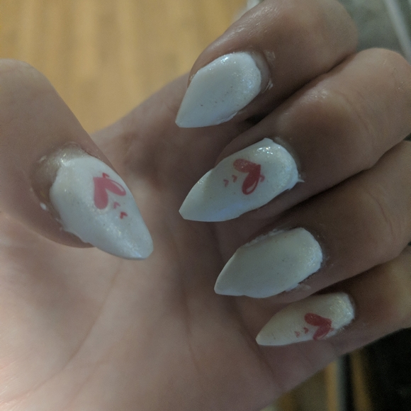 Nail manicures - Picture 1 of 6